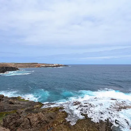 Holiday home Homeforguest The Cliff House Gran Canaria With Sea Views Sardina
