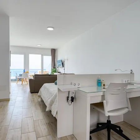 Holiday home Homeforguest The Cliff House Gran Canaria With Sea Views *