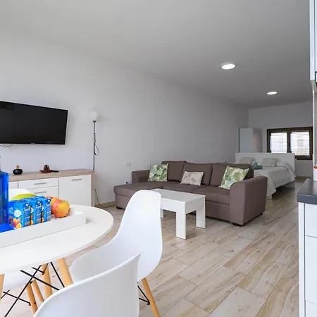 Holiday home Homeforguest The Cliff House Gran Canaria With Sea Views *